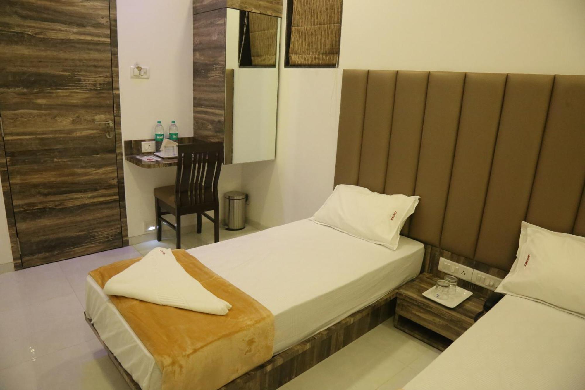 Hotel Magnum Airport T-2 Mumbai Luaran gambar