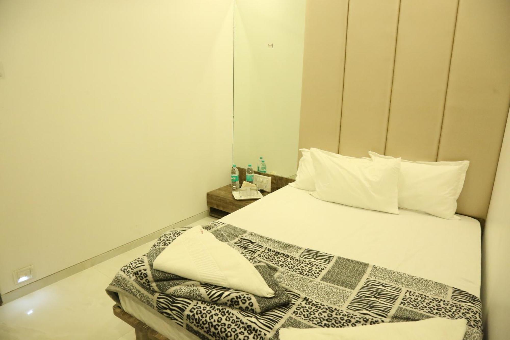 Hotel Magnum Airport T-2 Mumbai Luaran gambar